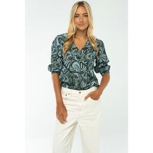 NEW BRITON COURT blakely top in kelly green